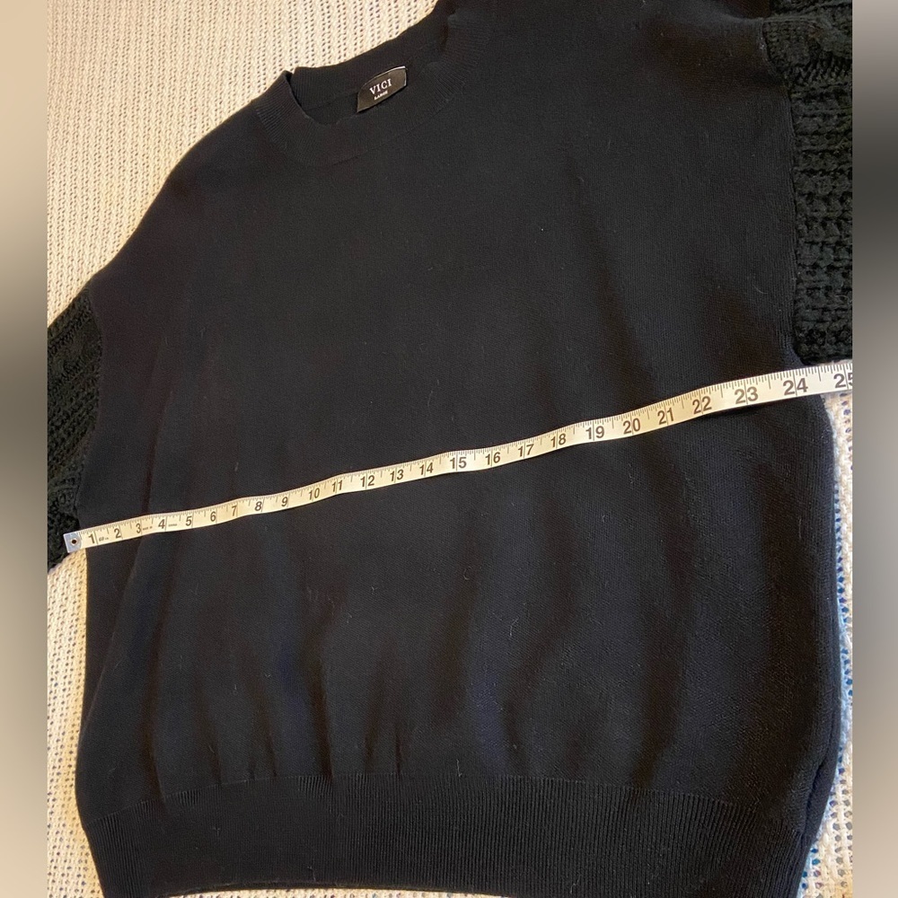 VICI black oversized crewneck sweater with cable knit sleeves Size Large - Picture 9 of 10